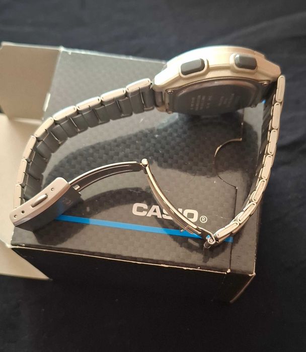 Продавам смарт часовник Huawei Watch GT2 46mm и обикновен часовник Casio W-756D