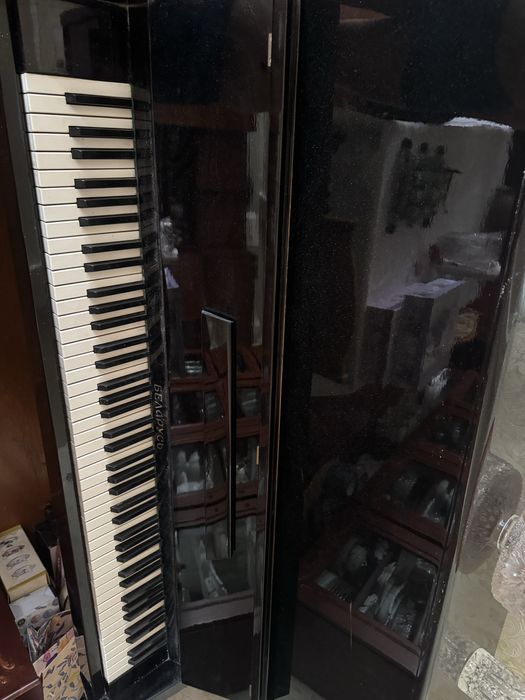 Продается пианино черное