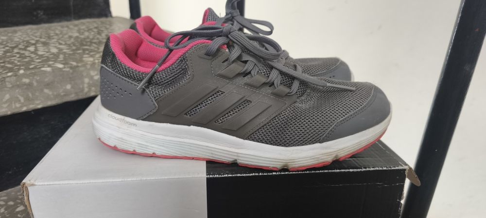 Маратонки Адидас, 39 н-р