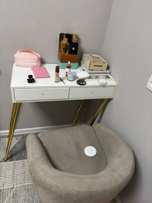 Туалетный столик новый