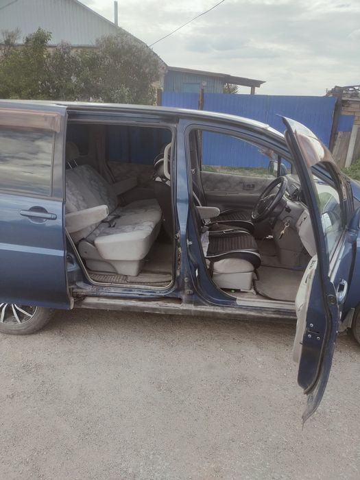 Продам Nissan Liberty