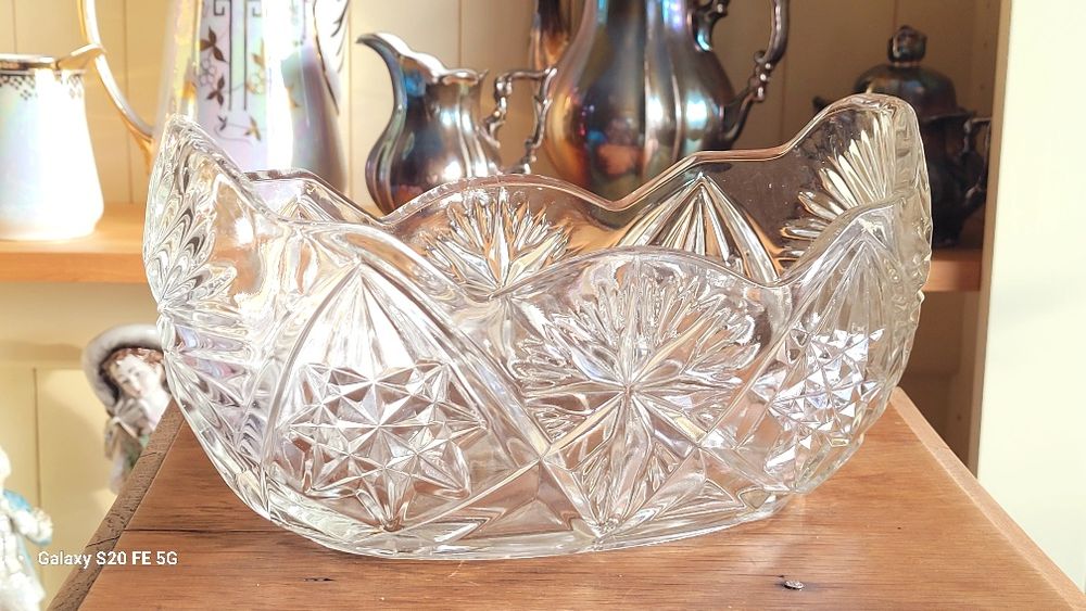 Декоративна кристална купа,бонбониера