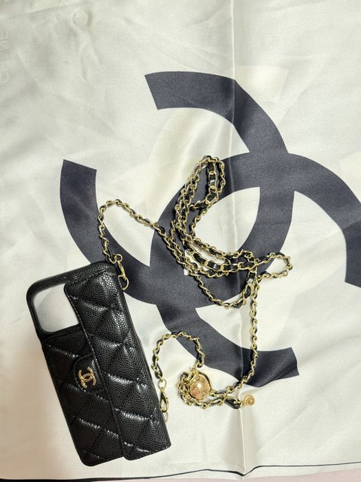 C*hanel кейс с верижка  за iPhone 15 Pro / Max