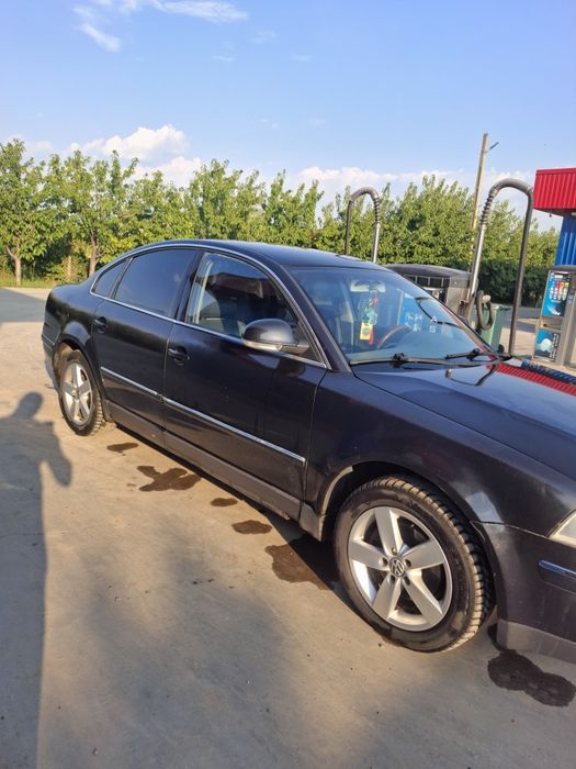 Vând Ww Passat b5.5 2005, masina este într-o stare bună de funcționare, este motorul de 1.9 tdi ,131  cp 4 ×4 6 trepte