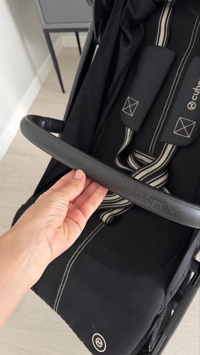 Продаю коляску Cybex Beezy