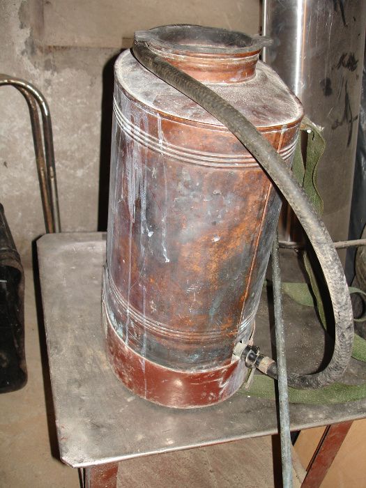 Лозарска пръскачка от медна ламарина