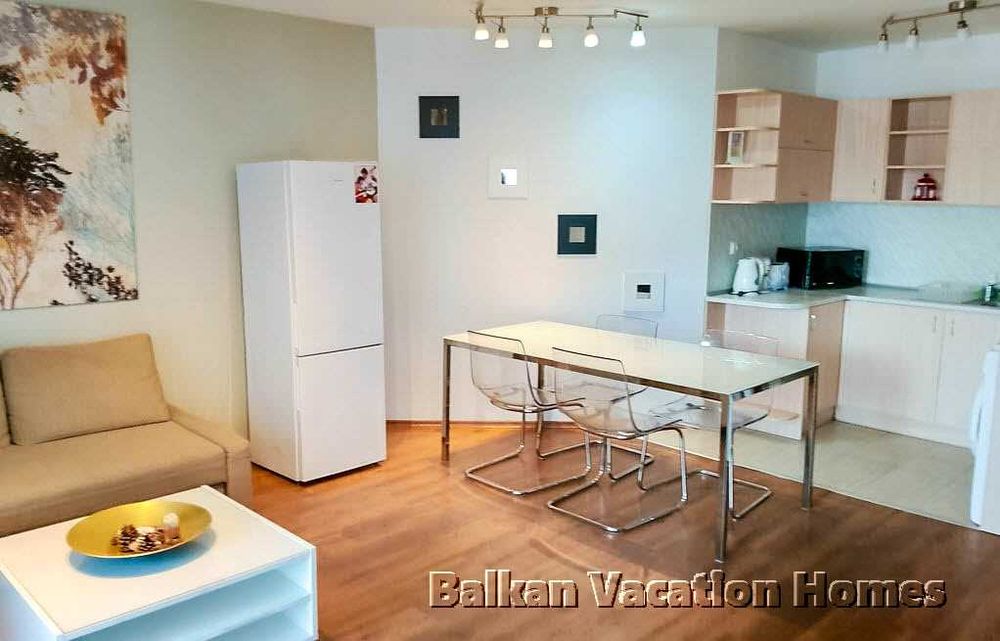 Стилен двустаен апартамент на брега на морето в Бяла