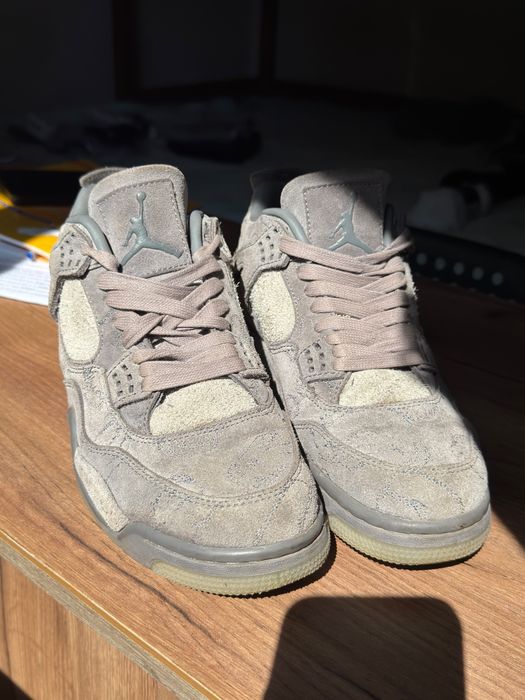 Jordan 4 Retro Kaws folosiți