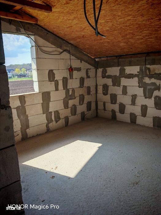 Casa in curs de constructie de vanzare