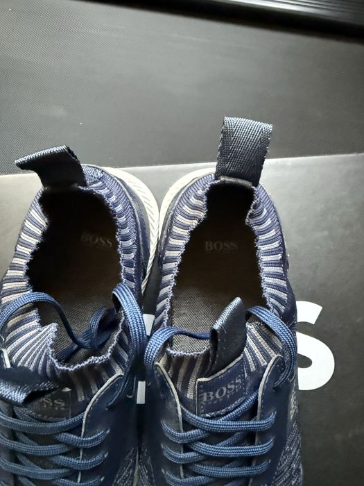 Snekers Boss originali Calitate stare Perfecta !!