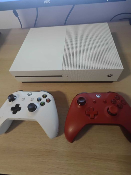 Xbox One S - 1 TB - 2 Controllere & 6 Jocuri - Perfect Functional - Curatat intern