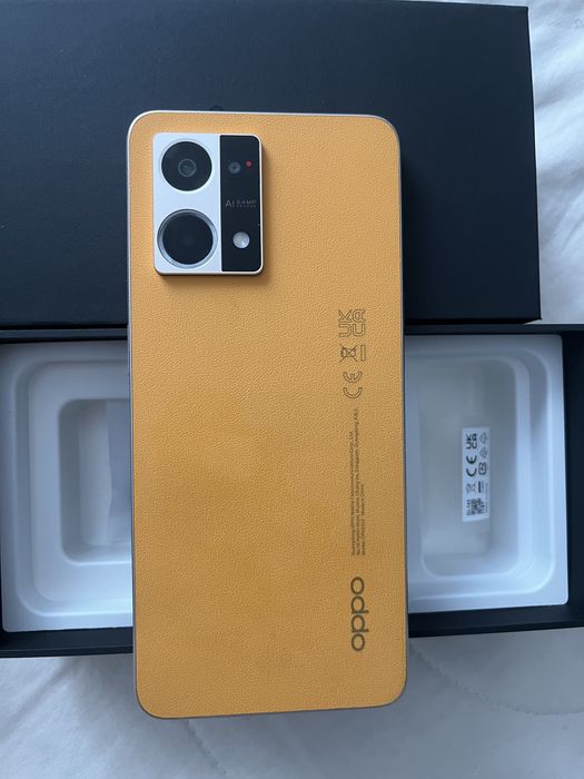 Телефон OPPO Reno 7