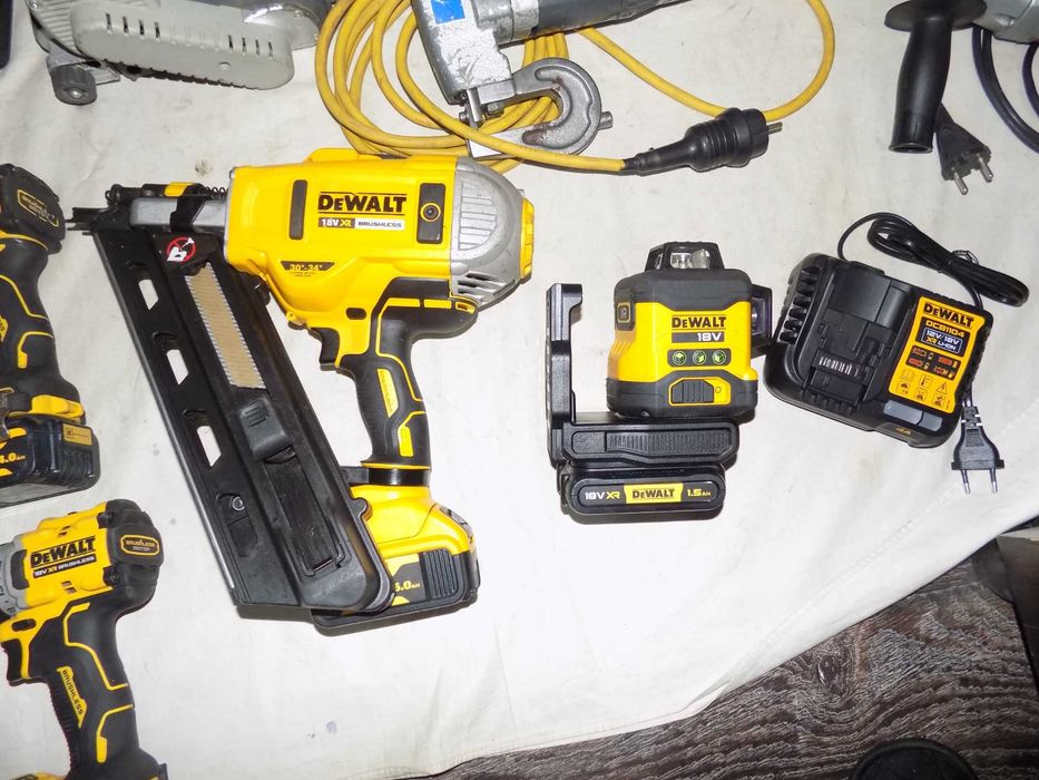 Scule  Metabo  ,  DeWalt  18V  , foarfeca de tabla TRUMPF