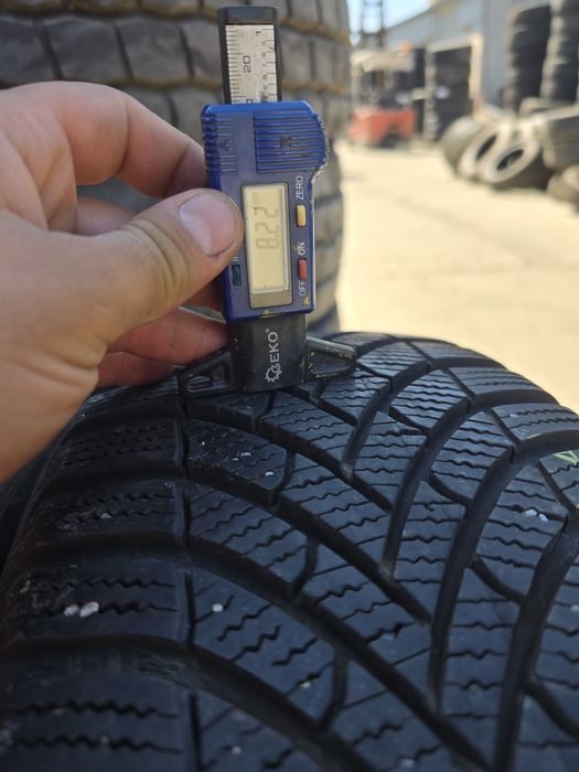 Anvelope de iarna 205-60r16 Semperit