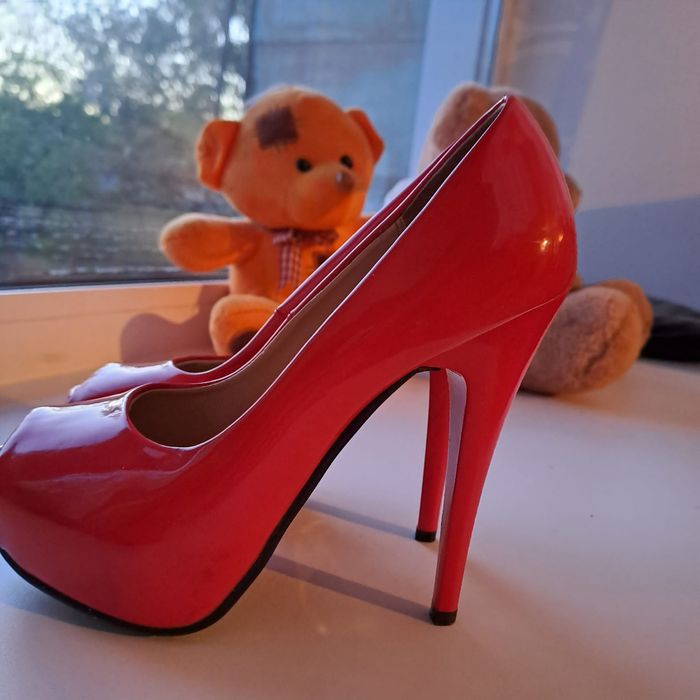 Продаются новые размеры 35-36