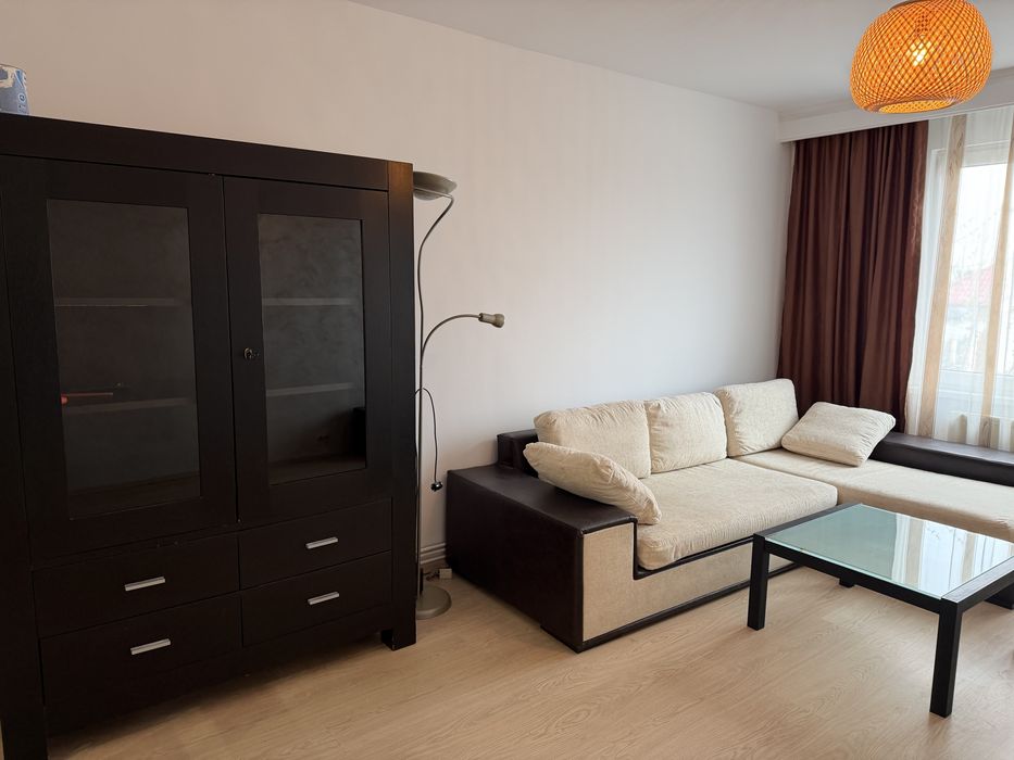 De închiriat apartament 3 camere Reghin