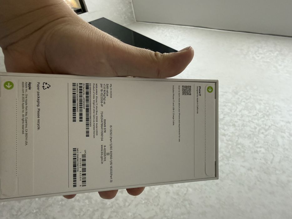 продам айфон 17 на 256