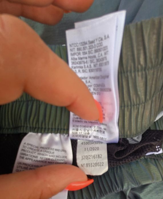 Calvin Klein уникален дамски екип къса пола с горница нов хамелеон  Л