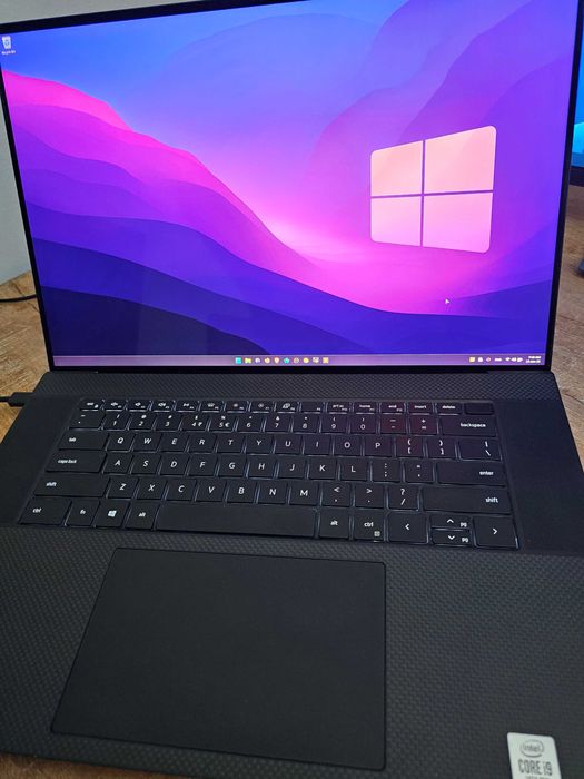 Лаптоп dell xps 17 9700 i9 10885h 32gb rtx 2060