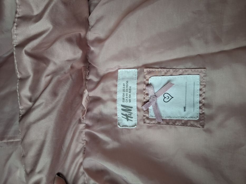 Запазено палтенце за малка госпожица размер 104