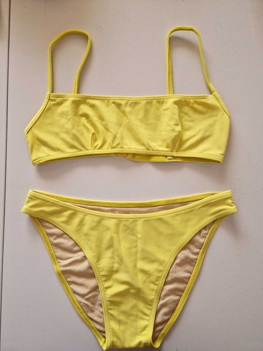 Costum de baie două piese