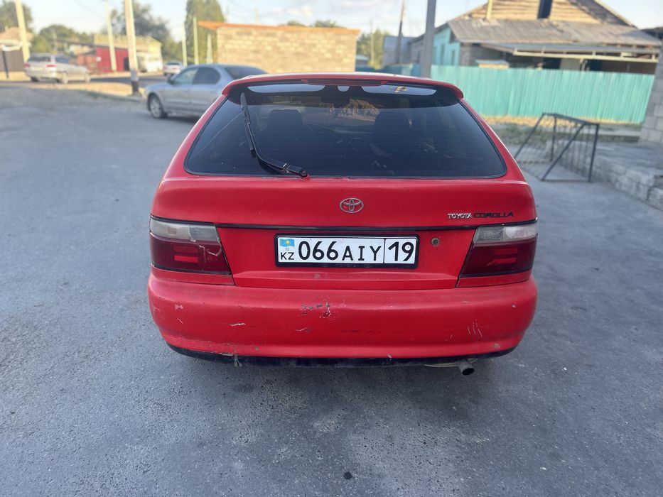 : Toyota Corolla         Жылы: 1995