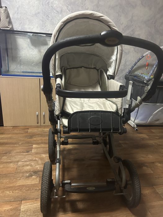 Продам коляску срочно