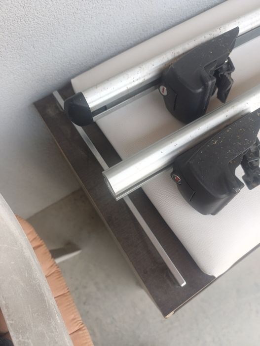 Vând bare transversale universale!