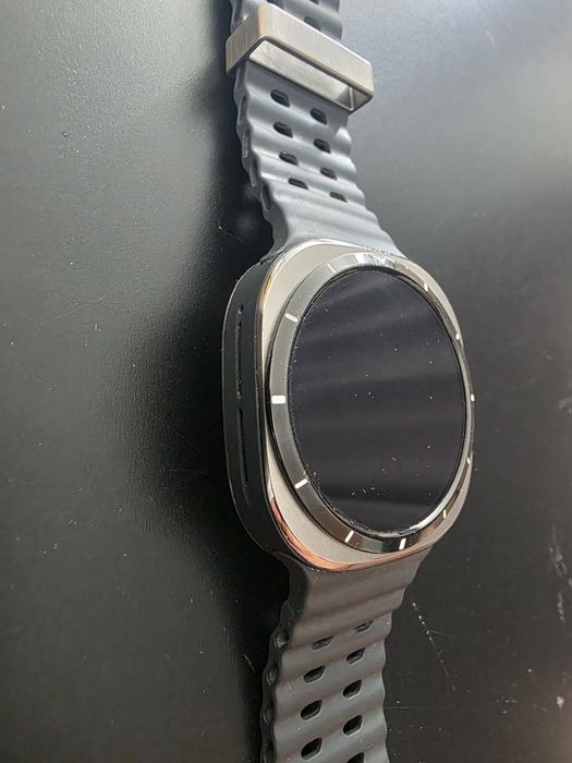 Смарт часовник Samsung Galaxy Watch Ultra  в гаранция до 05.2027 г.!