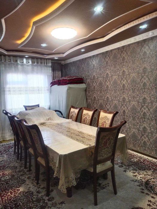 Eshonguzarda 3 xonali uy sotiladi