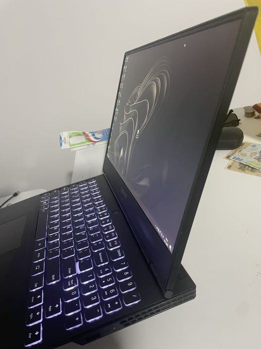 Laptop lenovo legion y530 de gaming versiunea cu placa video 1060 6gb