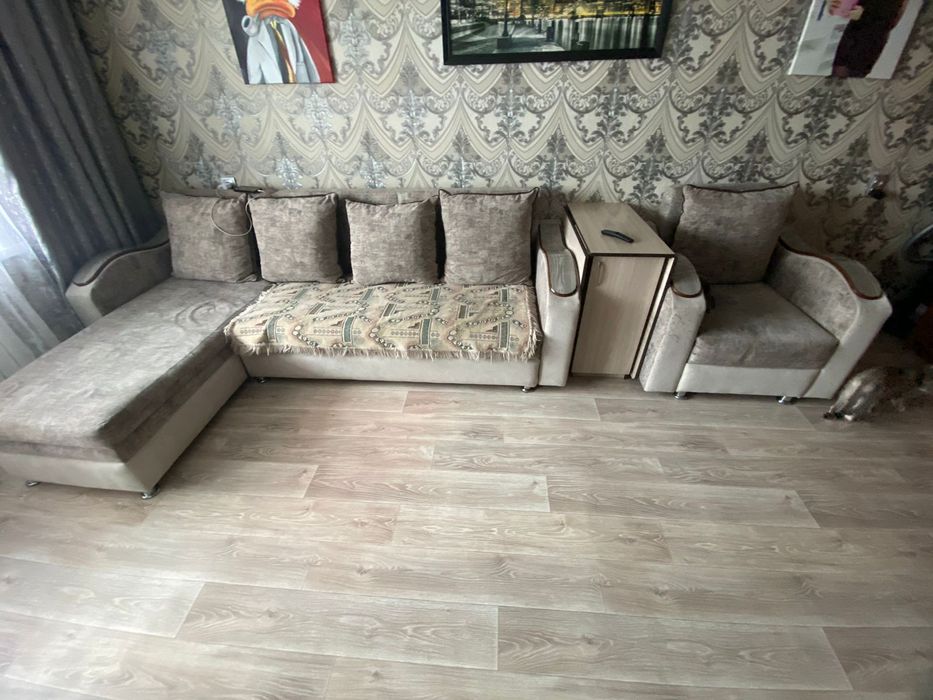 Угловой диван и кресло кровать