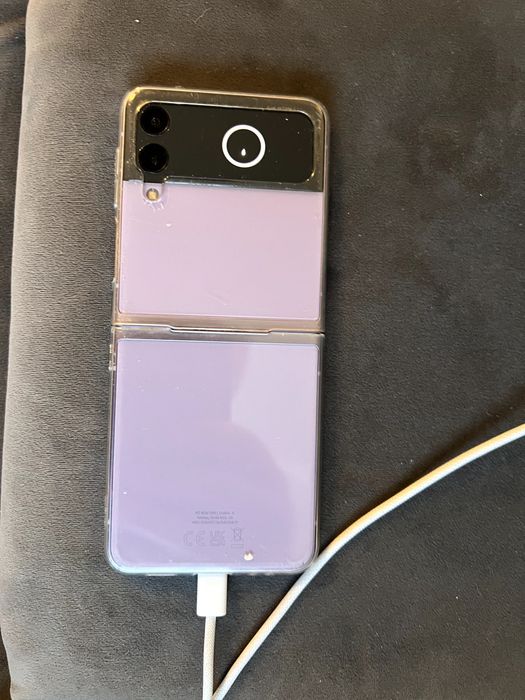 Samsung Galaxy Z Flip 3 – ecran int defect / ecran ext funcțional