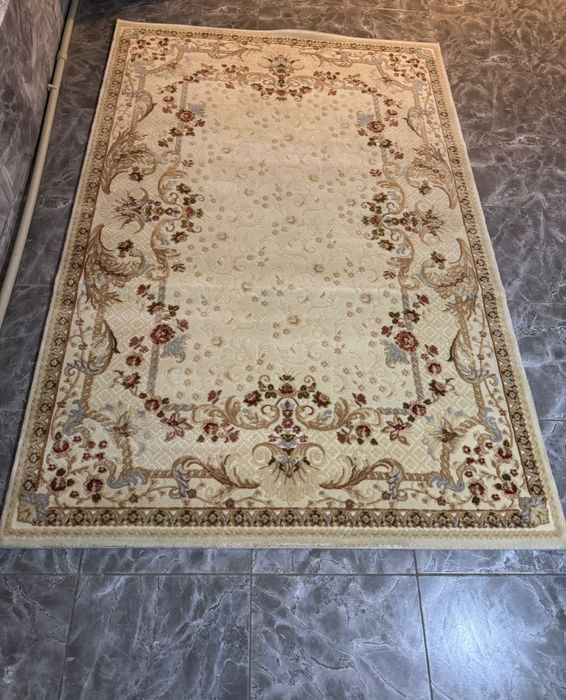 Продам шерстяной ковёр 160 на 230