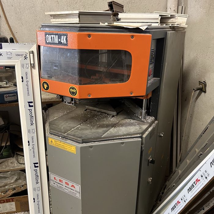 Зачистваща машина за ПВЦ дограма