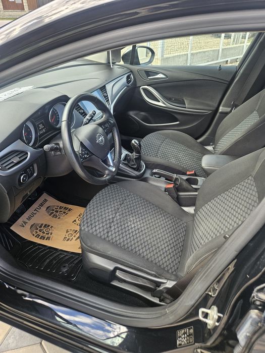 Opel  Astra  din 2018 1.6 disel !