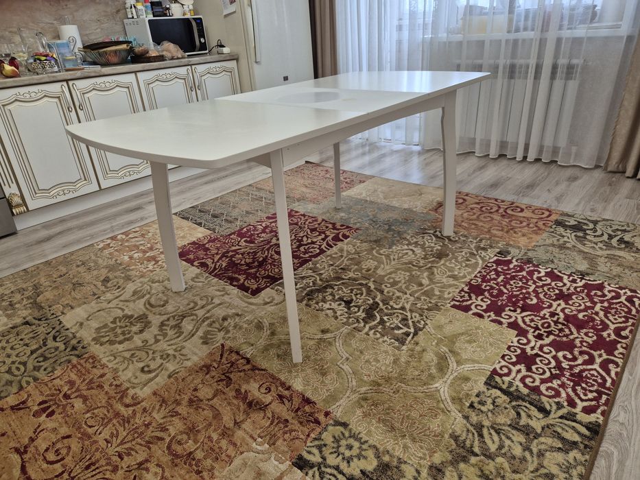 Стол из массива дерева