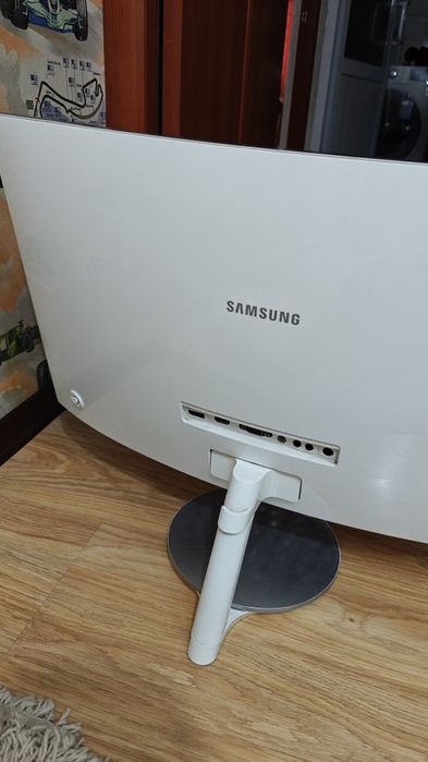Монитор Samsung 27" FullHD