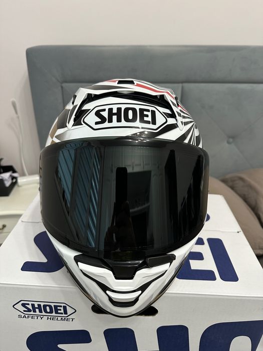 Мото каска Shoei ,размер М , слагана е пробно ,лимитирана серия Мотеги