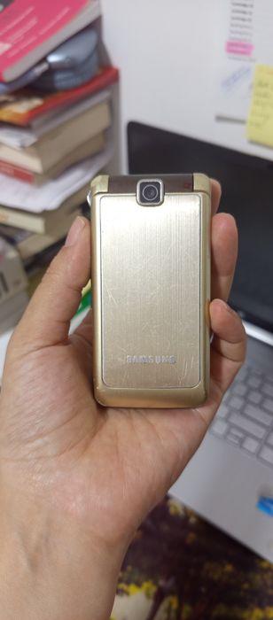 Samsung buklanadigan (Flip) telefon