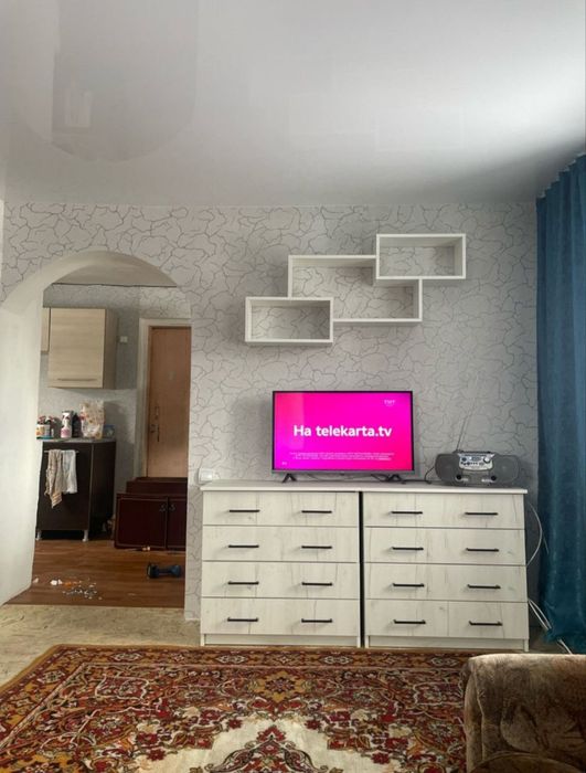 Полка настенная навесная для книг подвесная на стенуkitoblar uchun dev