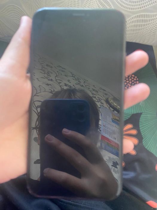 Продам айфон хр