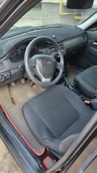 Продам Приору 2012г