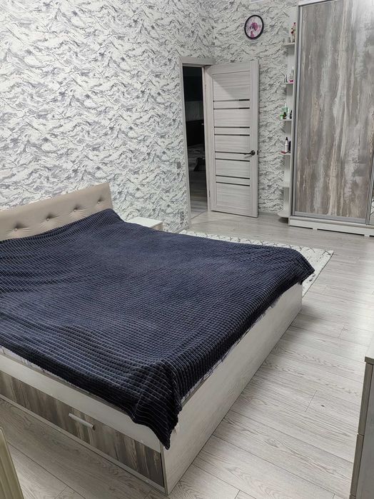 Продам квартиру из 5 комнат в  4 микрораоне