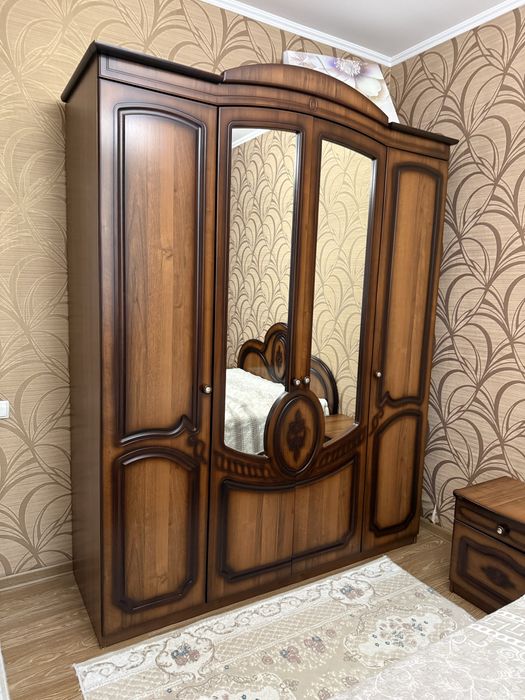 Продам спальный гарнитур