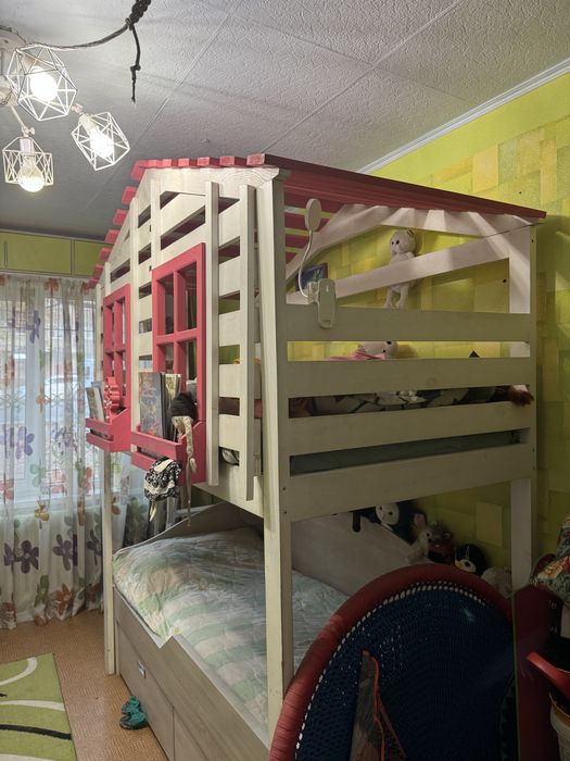 Кравать чердак, дом