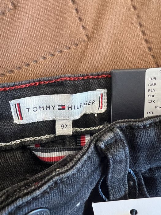 Детски дънки Tommy hilfiger