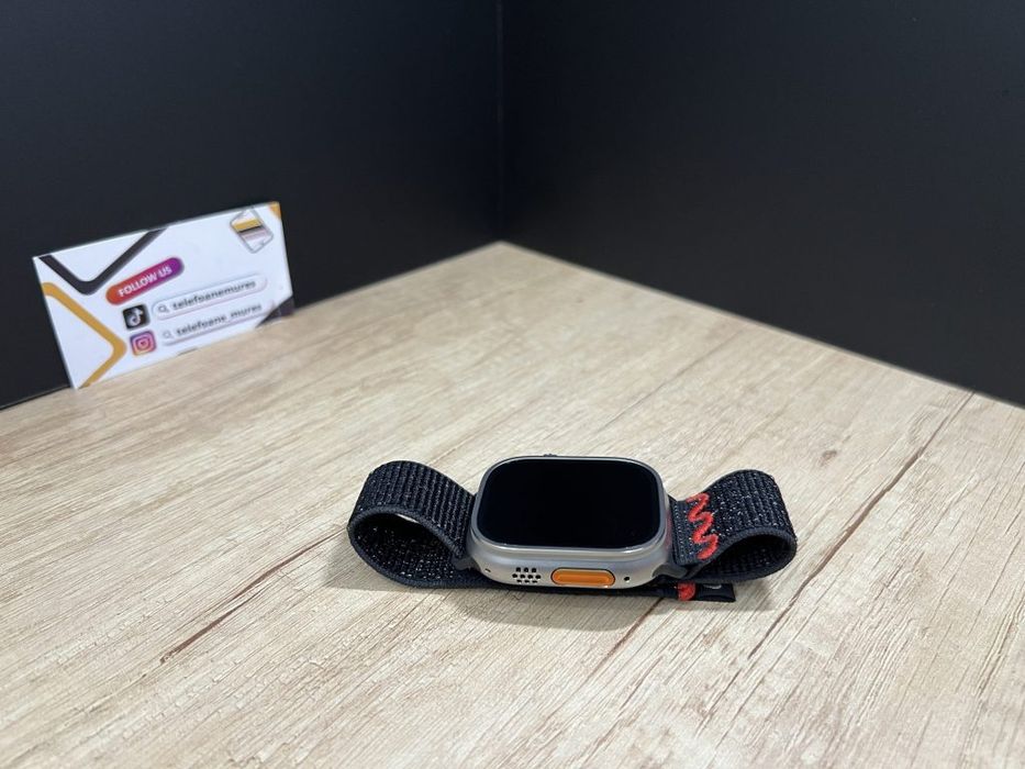 Apple Watch Ultra 49mm Natural Titanium Case Midnight Black Nike Sport