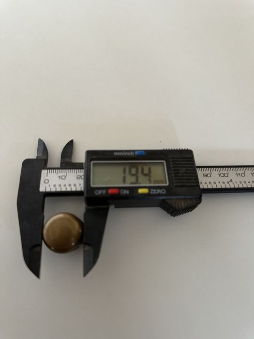 Buntoni din bronz pentru mobila, fabricat in Italia.