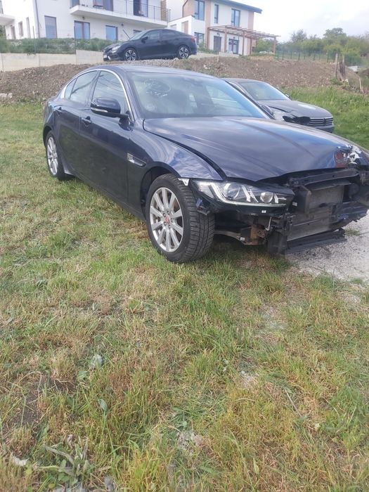 Vand  Jaguar XE Berlina